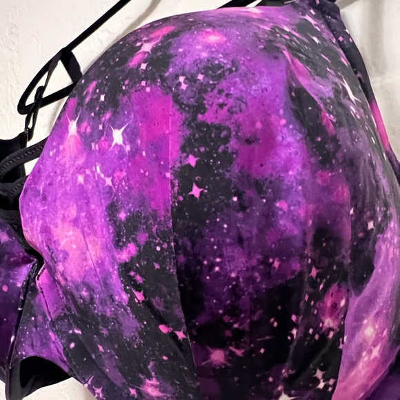 Torrid Galaxy Print Push Up Plunge 44D BNWT - Picture 3 of 6